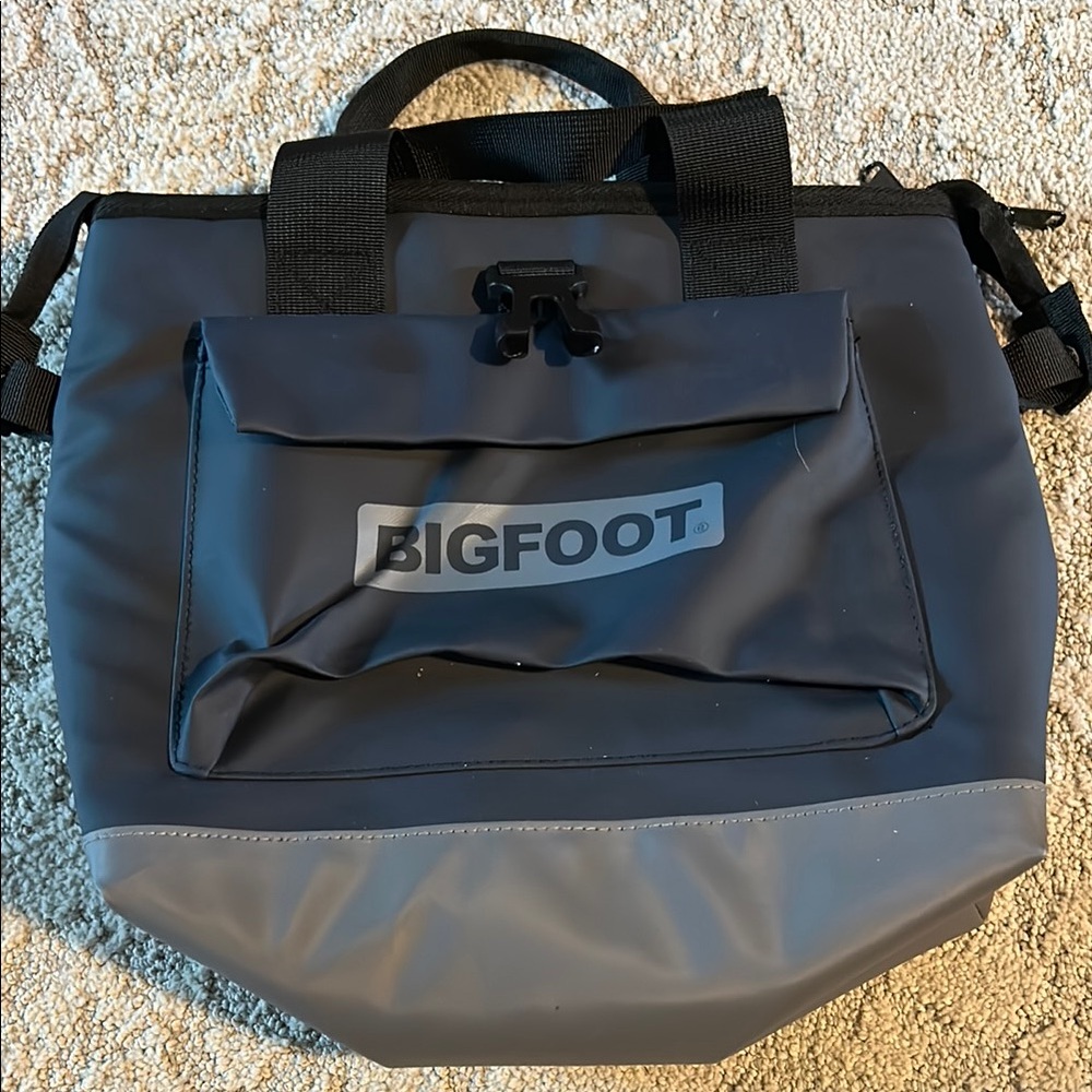 Bigfoot cooler bag